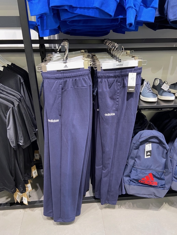 Ассортимент Adidas Outlet