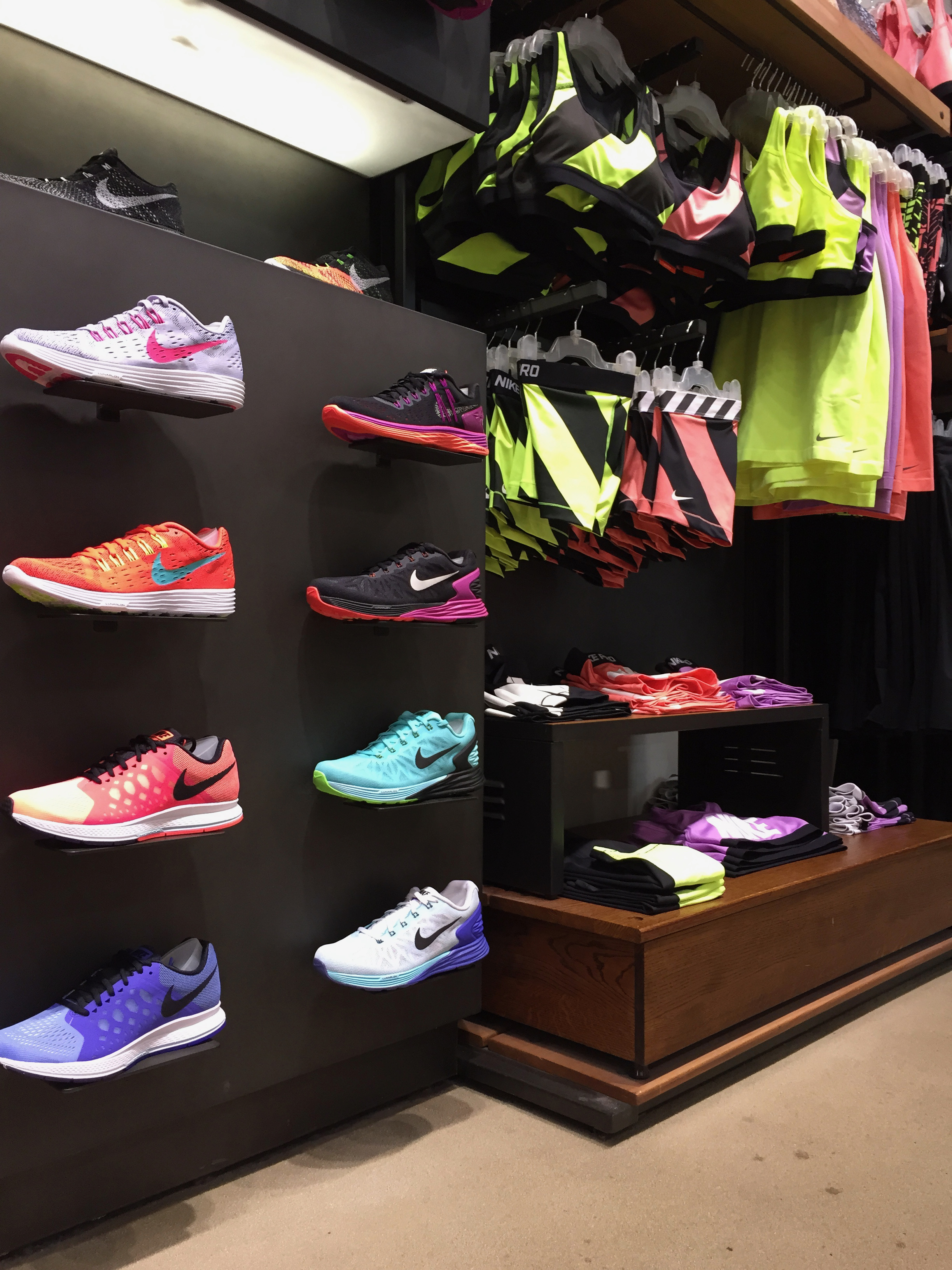 Ассортимент Nike Outlet