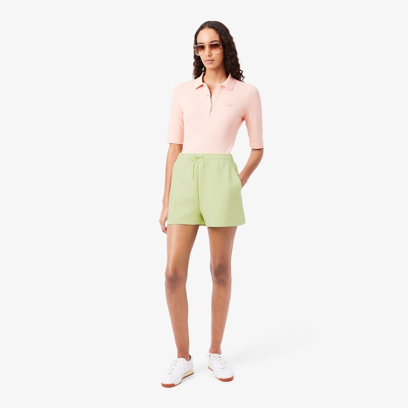 Женские короткие шорты Lacoste