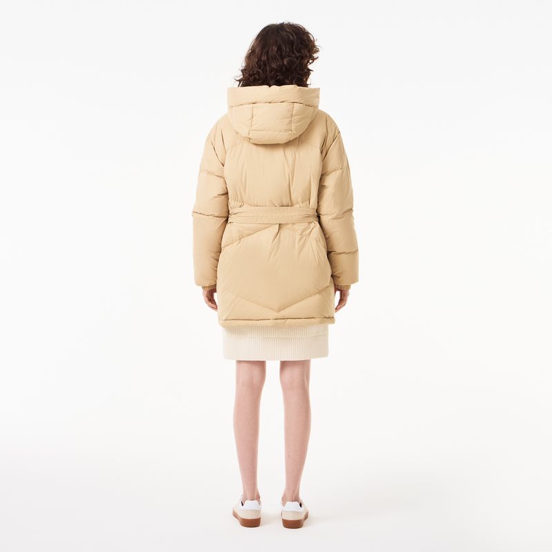 Женский короткий пуховик Lacoste с поясом и высоким воротом 2