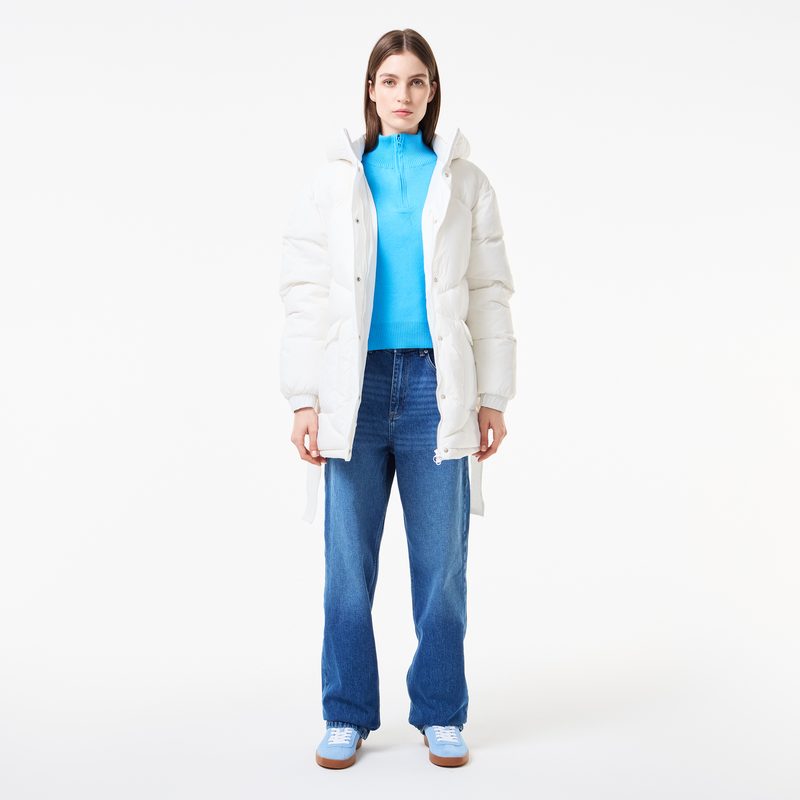 Женский короткий пуховик Lacoste с поясом и высоким воротом 5