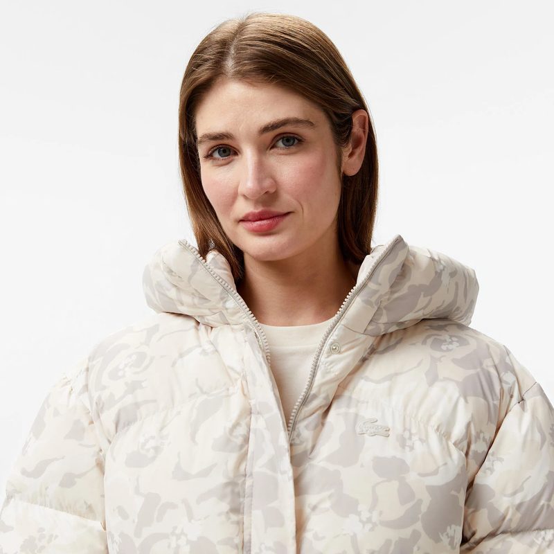 Женский короткий пуховик Lacoste с поясом и высоким воротом 3