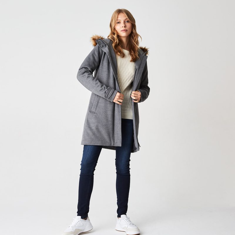 Женская утеплённая куртка Lacoste с мехом 4