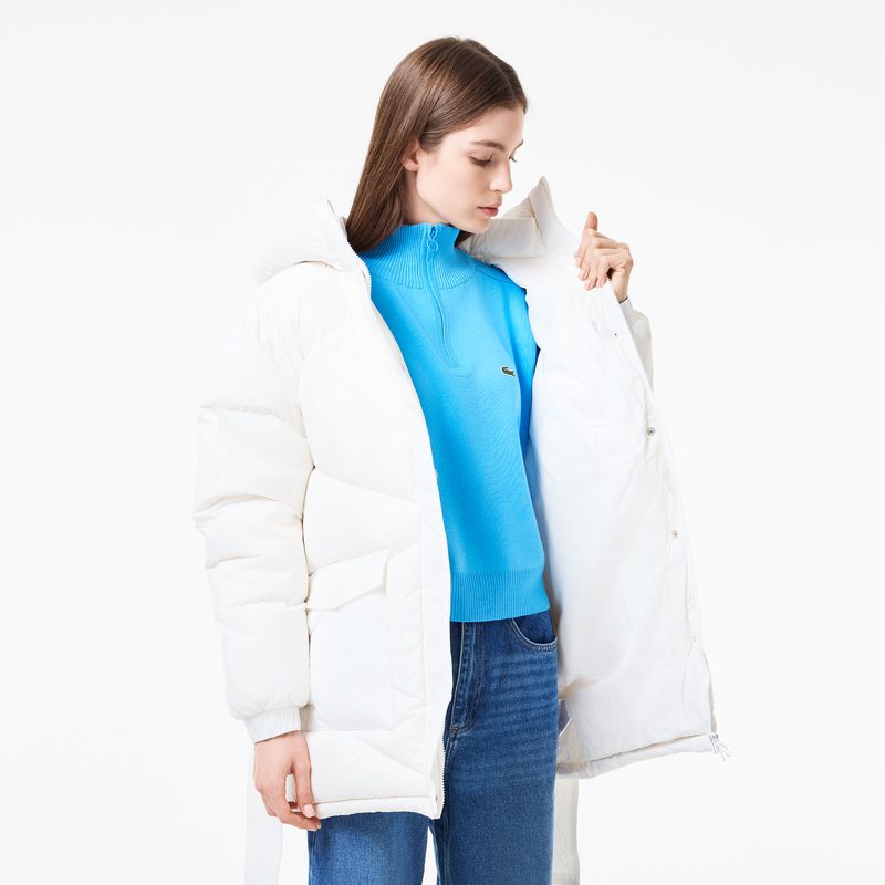 Женский короткий пуховик Lacoste с поясом и высоким воротом 4