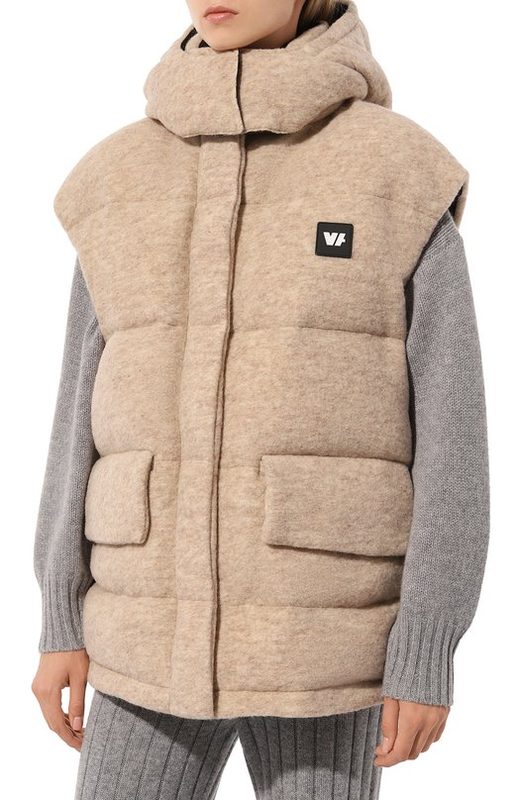 Пуховый жилет Venera Arapu 3