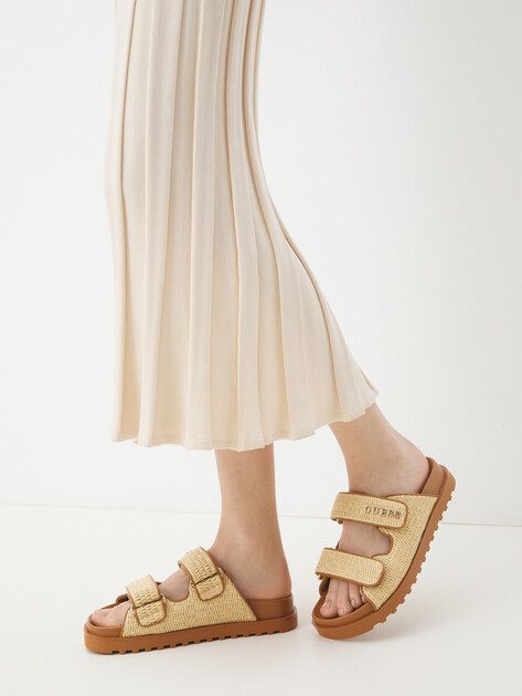 Шлепанцы Guess 2