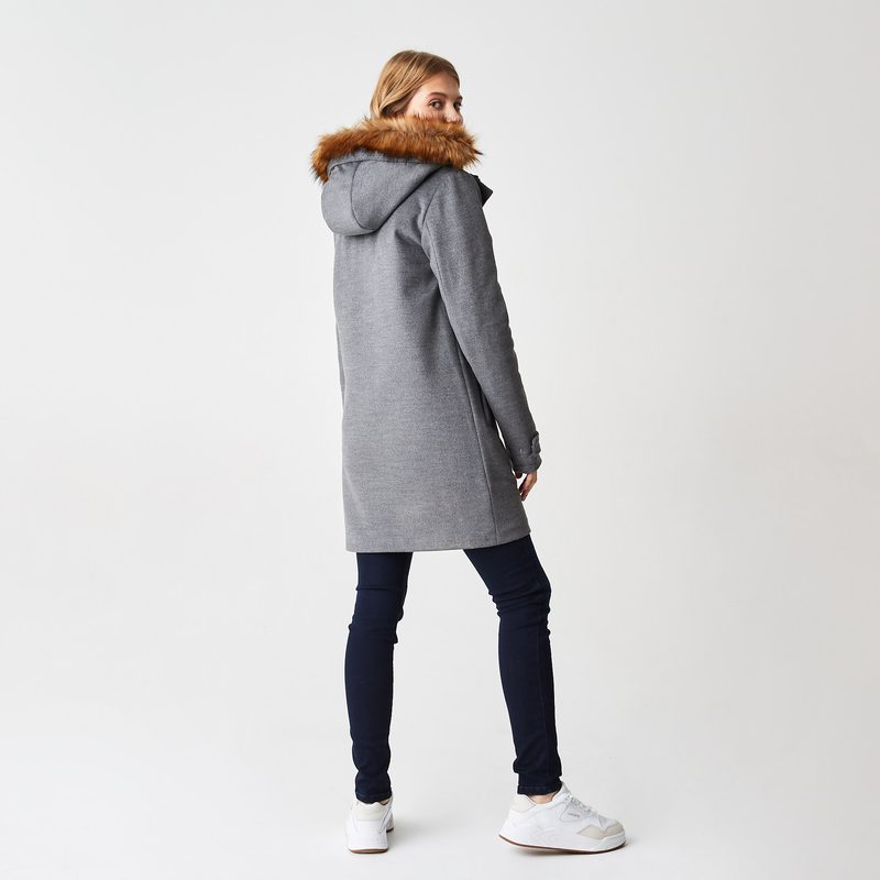 Женская утеплённая куртка Lacoste с мехом 2